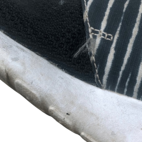 Nike Roshe One Custom Zebra Print Running Shoes - Picture 10 of 16